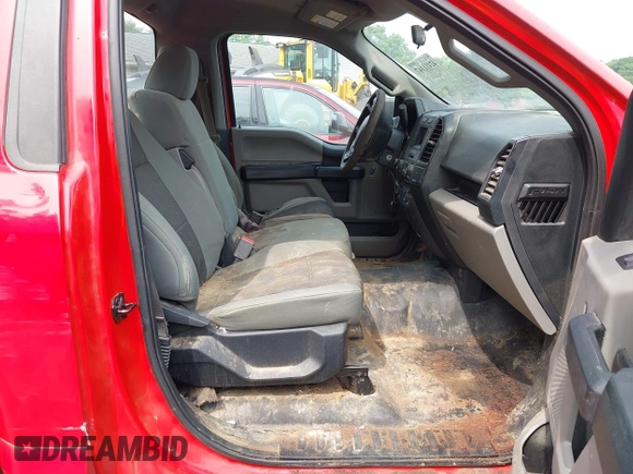 2016 Ford F-150 XL z VIN 1FTMF1E88GKD72186, wystawiony jako IAAI lot #42411147 z przebiegiem 90 521 mil mil oraz . Historia ofert i sprzedaży dostępna na DreamBid. Obrazek 5.