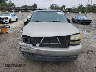 2005 GMC Yukon SLE with VIN 1GKEC13V15R260439, listed as a Copart auction lot 42326145 with 281,821 mi miles and Salvage Title. Bid and sale history available at carsss.com. Image 5.