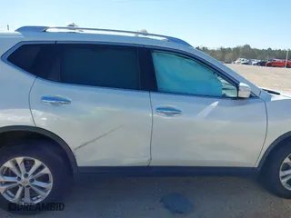 2015 Nissan Rogue SV with VIN KNMAT2MVXFP538282, listed as a IAAI auction lot 41776568 with 192,243 mi miles. Bid and sale history available at carsss.com. Image 13.