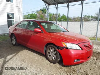 2008 Toyota Camry LE z VIN 4T1BK46KX8U054702, wystawiony jako IAAI lot #42116221 z przebiegiem 137 644 mil mil oraz . Historia ofert i sprzedaży dostępna na DreamBid. Obrazek 1.