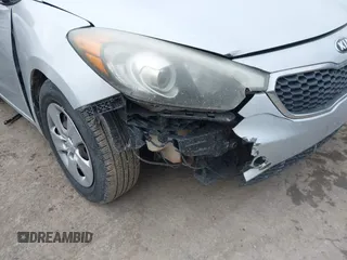 2015 Kia Forte LX with VIN KNAFK4A69F5388109, listed as a IAAI auction lot 41613274 with 97,214 mi miles. Bid and sale history available at carsss.com. Image 6.