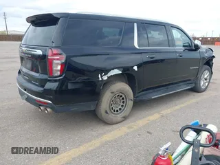 2023 Chevrolet Suburban Premier z VIN 1GNSKFKD3PR472907, wystawiony jako IAAI lot #41993577 z przebiegiem 33 653 mil mil oraz . Historia ofert i sprzedaży dostępna na DreamBid. Obrazek 4.