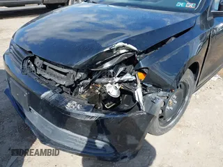 2012 Volkswagen Jetta SE z VIN 3VWDP7AJXCM339022, wystawiony jako IAAI lot #41688690 z przebiegiem 104 120 mil mil oraz . Historia ofert i sprzedaży dostępna na DreamBid. Obrazek 6.