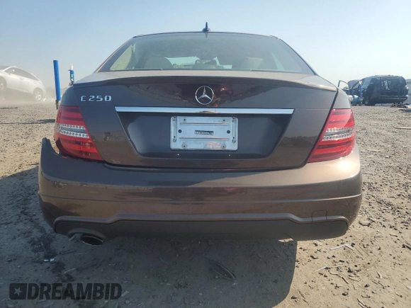 2014 Mercedes-Benz C 250 Sport z VIN WDDGF4HB7EA944038, wystawiony jako Copart lot #62121165 z przebiegiem 66 524 mil mil oraz Szkoda całkowita • Salvage title. Historia ofert i sprzedaży dostępna na DreamBid. Obrazek 6.