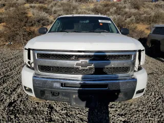 2011 Chevrolet Silverado 1500 LT with VIN 3GCPKSE34BG407289, listed as a Copart auction lot 50030845 with 257,923 mi miles and Salvage Title. Bid and sale history available at DreamBid. Image 5.