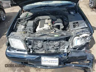 1998 Mercedes-Benz S-Class with VIN WDBGA33G4WA391919, listed as a IAAI auction lot 40139391 with 99,744 mi miles. Bid and sale history available at carsss.com. Image 10.