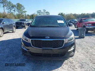 2019 Kia Sedona LX with VIN KNDMB5C1XK6537049, listed as a IAAI auction lot 41777727 with 86,987 mi miles. Bid and sale history available at carsss.com. Image 12.
