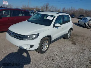 2015 Volkswagen Tiguan S with VIN WVGBV7AX5FW610055, listed as a IAAI auction lot 41502961 with 81,683 mi miles. Bid and sale history available at carsss.com. Image 18.