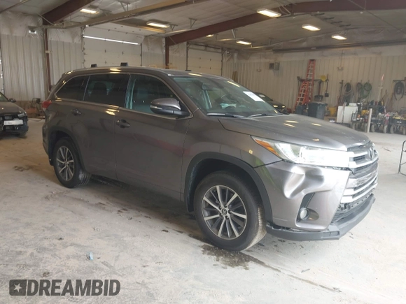 2018 Toyota Highlander SE с VIN 5TDJZRFHXJS904447, выставлен на аукционе IAAI как лот 42461685 с пробегом 89 056 миль миль и . История ставок и продаж доступна на DreamBid. Изображение 1.