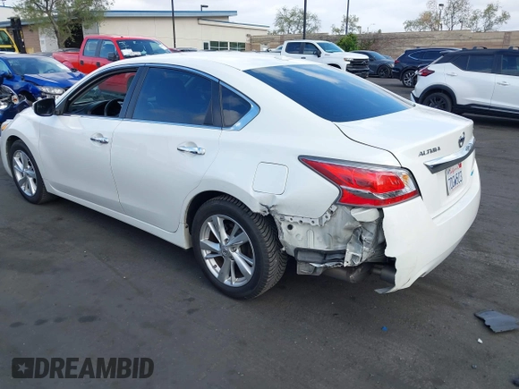 2014 Nissan Altima 2.5 S with VIN 1N4AL3AP4EN256344, listed as a IAAI auction lot 42028953 with 111,984 mi miles. Bid and sale history available at carsss.com. Image 3.