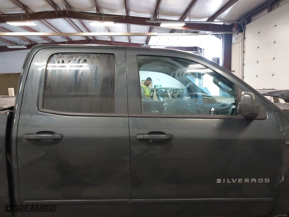 2018 Chevrolet Silverado 1500 LT with VIN 1GCVKREC8JZ318355, listed as a IAAI auction lot 41545597 with 123,895 mi miles. Bid and sale history available at carsss.com. Image 13.