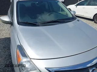 2015 Nissan Versa S Plus z VIN 3N1CN7AP1FL816927, wystawiony jako IAAI lot #42798798 z przebiegiem Nie podano mil oraz . Historia ofert i sprzedaży dostępna na DreamBid. Obrazek 6.