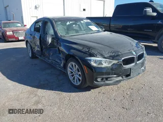 2018 BMW 3 Series 320i xDrive z VIN WBA8A3C52JA494542, wystawiony jako IAAI lot #41371426 z przebiegiem Nie podano mil oraz . Historia ofert i sprzedaży dostępna na DreamBid. Obrazek 1.