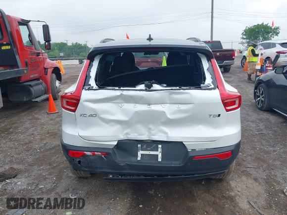 2022 Volvo XC40 R-Design с VIN YV4162UM0N2648040, выставлен на аукционе IAAI как лот 42172222 с пробегом 19 911 миль миль и . История ставок и продаж доступна на DreamBid. Изображение 15.
