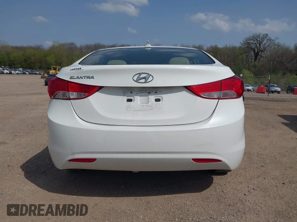 2013 Hyundai Elantra GLS z VIN 5NPDH4AE7DH328536, wystawiony jako IAAI lot #42138081 z przebiegiem 105 199 mil mil oraz . Historia ofert i sprzedaży dostępna na DreamBid. Obrazek 16.
