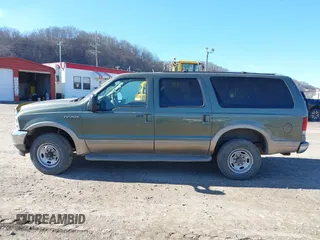 2001 Ford Excursion Limited with VIN 1FMNU43S21EA39638, listed as a IAAI auction lot 41817300 with 191,354 mi miles and . Bid and sale history available at DreamBid. Image 14.