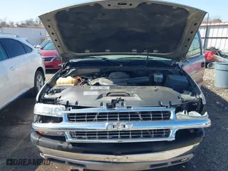 2003 Chevrolet Tahoe LS with VIN 1GNEC13V13J298445, listed as a IAAI auction lot 41728848 with 226,727 mi miles. Bid and sale history available at carsss.com. Image 10.