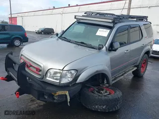 2002 Toyota Sequoia Limited with VIN 5TDZT38AX2S133555, listed as a IAAI auction lot 41211313 with 209,344 mi miles. Bid and sale history available at carsss.com. Image 6.
