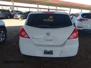 2012 Nissan Versa S z VIN 3N1BC1CP1CL364534, wystawiony jako IAAI lot #41892150 z przebiegiem 189 978 mil mil oraz . Historia ofert i sprzedaży dostępna na DreamBid. Obrazek 15.