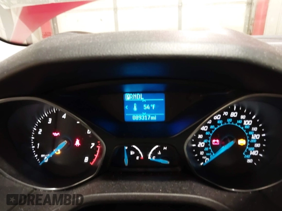 2012 Ford Focus SE z VIN 1FAHP3F21CL114445, wystawiony jako IAAI lot #42277986 z przebiegiem 89 317 mil mil oraz . Historia ofert i sprzedaży dostępna na DreamBid. Obrazek 7.