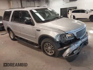 2000 Ford Expedition XLT with VIN 1FMRU1569YLB32940, listed as a IAAI auction lot 41316582 with 290,095 mi miles. Bid and sale history available at carsss.com. Image 1.