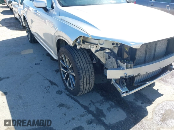 2016 Volvo XC90 T6 Momentum with VIN YV4A22PK7G1047805, listed as a IAAI auction lot 41810408 with 82,954 mi miles. Bid and sale history available at carsss.com. Image 18.