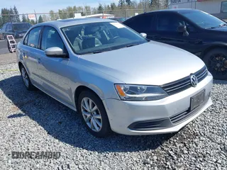 2013 Volkswagen Jetta SE z VIN 3VWDP7AJ0DM447943, wystawiony jako IAAI lot #42021858 z przebiegiem 127 083 mil mil oraz . Historia ofert i sprzedaży dostępna na DreamBid. Obrazek 1.