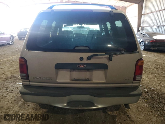 1998 Ford Explorer XL z VIN 1FMZU32E7WZB28628, wystawiony jako Copart lot #82200834 z przebiegiem 195 760 mil mil oraz Czysty tytuł • Clean title. Historia ofert i sprzedaży dostępna na DreamBid. Obrazek 6.