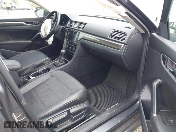 2017 Volkswagen Passat 1.8T SE with VIN 1VWBT7A36HC036977, listed as a IAAI auction lot 40483007 with 64,594 mi miles. Bid and sale history available at carsss.com. Image 5.