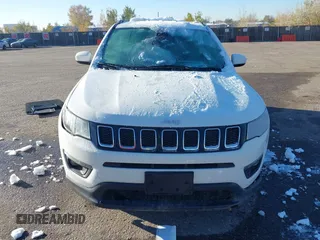 2019 Jeep Compass Latitude with VIN 3C4NJDBB5KT704564, listed as a IAAI auction lot 40768531 with 95,291 mi miles. Bid and sale history available at carsss.com. Image 12.