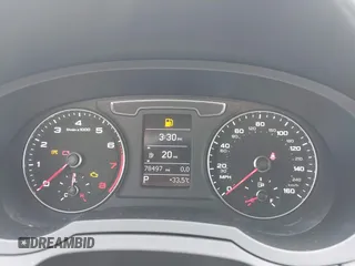 2018 Audi Q3 Premium z VIN WA1BCCFS1JR005466, wystawiony jako IAAI lot #42326910 z przebiegiem 78 497 mil mil oraz . Historia ofert i sprzedaży dostępna na DreamBid. Obrazek 7.