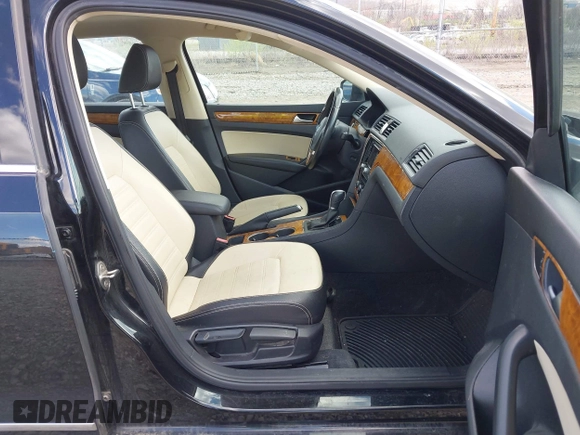 2015 Volkswagen Passat Sport с VIN 1VWBT7A35FC062984, выставлен на аукционе IAAI как лот 42053939 с пробегом 106 095 миль миль и . История ставок и продаж доступна на DreamBid. Изображение 5.