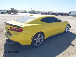 2017 Chevrolet Camaro 1SS z VIN 1G1FE1R7XH0178178, wystawiony jako IAAI lot #41824066 z przebiegiem 89 554 mil mil oraz . Historia ofert i sprzedaży dostępna na DreamBid. Obrazek 4.