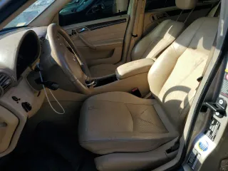 2001 Mercedes-Benz C 320 with VIN WDBRF64JX1F125063, listed as a Copart auction lot 70102164 with 204,937 mi miles and Salvage Title. Bid and sale history available at DreamBid. Image 7.