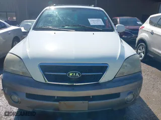 2006 Kia Sorento LX with VIN KNDJC733365574162, listed as a IAAI auction lot 42023261 with 255,338 mi miles. Bid and sale history available at carsss.com. Image 6.