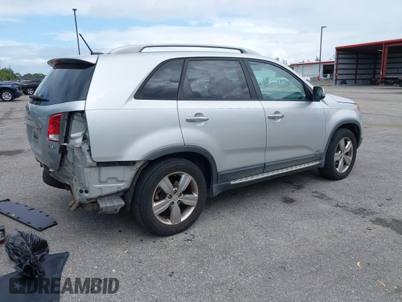 2012 Kia Sorento EX with VIN 5XYKUDA20CG206132, listed as a IAAI auction lot 42018015 with 138,158 mi miles. Bid and sale history available at carsss.com. Image 4.