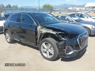 2022 Audi Q3 S line Premium Plus z VIN WA1EECF38N1047847, wystawiony jako IAAI lot #42226323 z przebiegiem 30 827 mil mil oraz . Historia ofert i sprzedaży dostępna na DreamBid. Obrazek 1.