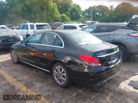 2017 Mercedes-Benz C 300 z VIN 55SWF4JB7HU220408, wystawiony jako IAAI lot #42201749 z przebiegiem 108 799 mil mil oraz . Historia ofert i sprzedaży dostępna na DreamBid. Obrazek 3.