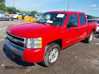2007 Chevrolet Silverado 1500 1LT with VIN 3GCEC13J87G534182, listed as a IAAI auction lot 42208270 with 204,870 mi miles and . Bid and sale history available at DreamBid. Image 17.