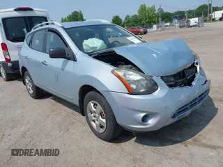 2015 Nissan Rogue S z VIN JN8AS5MVXFW250955, wystawiony jako IAAI lot #42425304 z przebiegiem 97 729 mil mil oraz . Historia ofert i sprzedaży dostępna na DreamBid. Obrazek 1.