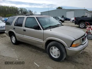 2000 GMC Jimmy SL with VIN 1GKCS13W6Y2293842, listed as a Copart auction lot 49449164 with 101,305 mi miles and Clean Title. Bid and sale history available at carsss.com. Image 4.
