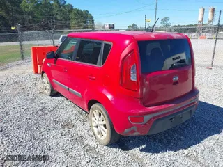 2013 Kia Soul with VIN KNDJT2A51D7624453, listed as a IAAI auction lot 42083812 with 188,288 mi miles. Bid and sale history available at carsss.com. Image 3.