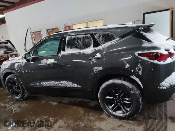 2021 Chevrolet Blazer LT z VIN 3GNKBHRS6MS542750, wystawiony jako IAAI lot #41573261 z przebiegiem 45 146 mil mil oraz . Historia ofert i sprzedaży dostępna na DreamBid. Obrazek 14.