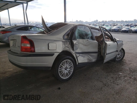 2001 Volvo S80 with VIN YV1TS90D411188848, listed as a Copart auction lot 82797104 with 0 mi miles and Salvage Title. Bid and sale history available at carsss.com. Image 3.