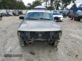 2002 GMC Sonoma SLS with VIN 1GTCS19W528254439, listed as a Copart auction lot 86689724 with 171,916 mi miles and Salvage Title. Bid and sale history available at carsss.com. Image 5.