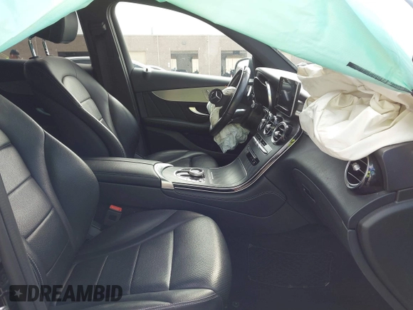 2019 Mercedes-Benz GLC 300 с VIN WDC0G4KB8KV193158, выставлен на аукционе IAAI как лот 42467565 с пробегом 45 798 миль миль и . История ставок и продаж доступна на DreamBid. Изображение 5.
