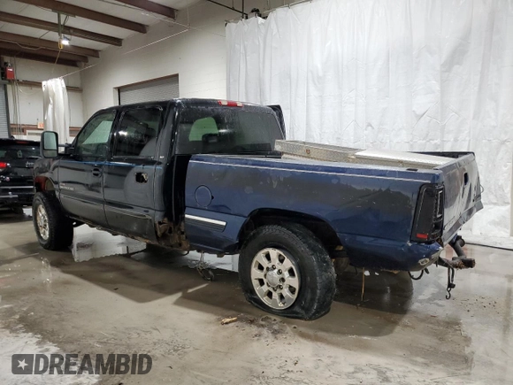 2003 GMC Sierra 2500HD SLT z VIN 1GTHK23103F107158, wystawiony jako Copart lot #50429915 z przebiegiem Nie podano mil oraz Szkoda całkowita • Salvage title. Historia ofert i sprzedaży dostępna na DreamBid. Obrazek 2.