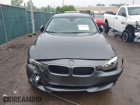 2015 BMW 3 Series 328i xDrive z VIN WBA3B3C56FF548474, wystawiony jako IAAI lot #42366206 z przebiegiem 73 042 mil mil oraz . Historia ofert i sprzedaży dostępna na DreamBid. Obrazek 12.