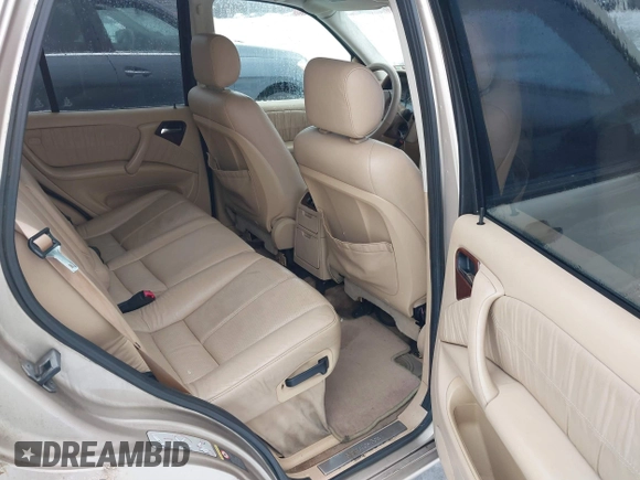 2001 Mercedes-Benz M 320/430/500 with VIN 4JGAB54E91A271230, listed as a IAAI auction lot 41519970 with 229,773 mi miles and . Bid and sale history available at DreamBid. Image 8.