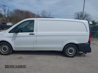 2020 Mercedes-Benz Metris Cargo z VIN W1YV0BEY5L3762528, wystawiony jako IAAI lot #41952568 z przebiegiem 43 530 mil mil oraz . Historia ofert i sprzedaży dostępna na DreamBid. Obrazek 13.